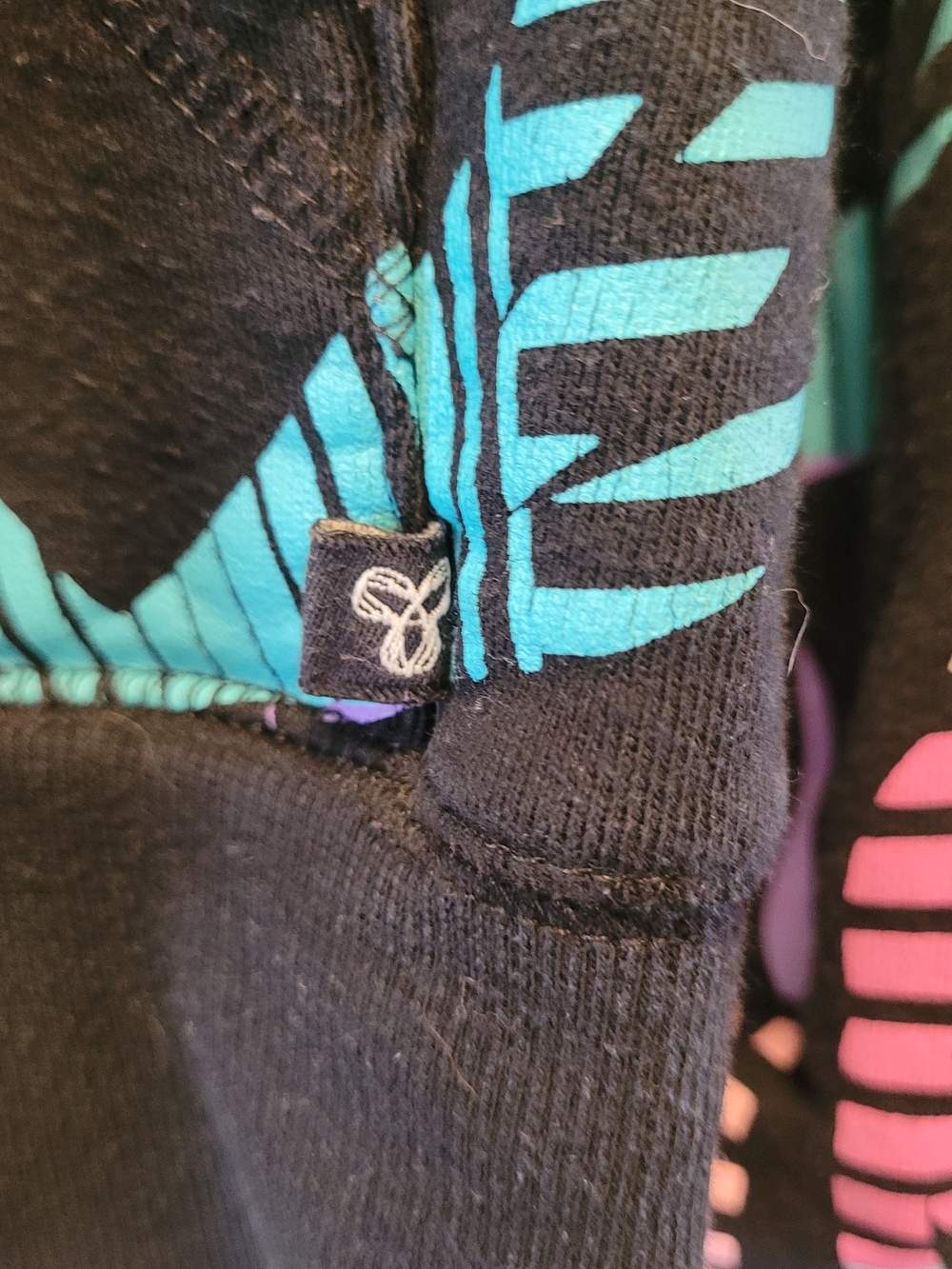TNA Aritzia Graphic Print Zip Up Hoodie Jacket Black Pink Blue Purple Medium - Picture 4 of 7